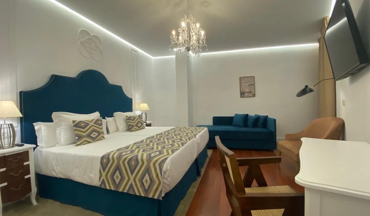 Triple room Hotel Derby Sevilla Triple room Hotel Derby Sevilla